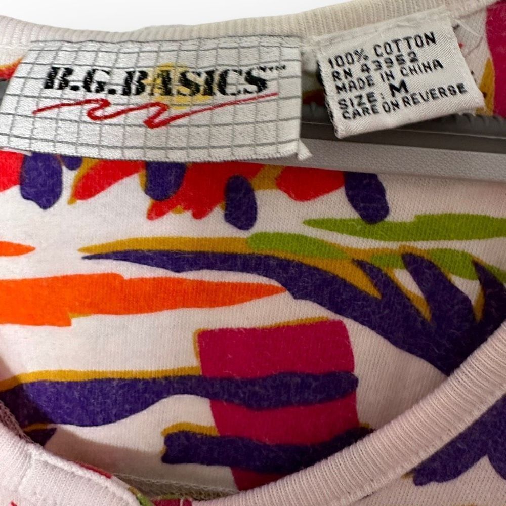 BG Basics White, bright colors white, red, green, orange Shorts Romper Size M - Picture 4 of 6